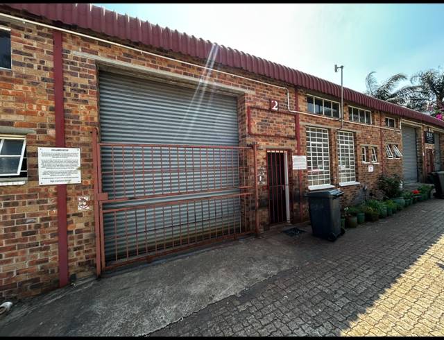 150M² WAREHOUSE TO LET IN WYNBERG